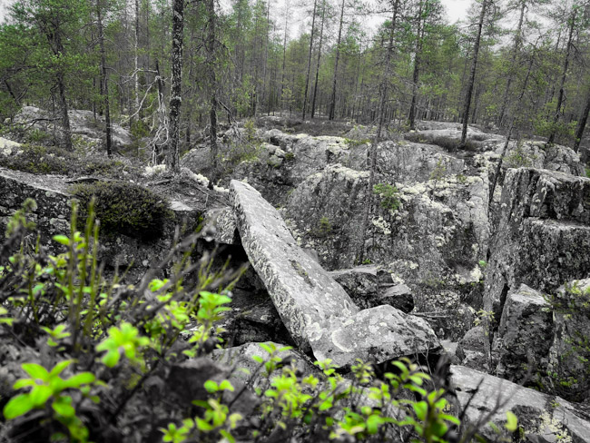 Lohkereita Hiidenportin rotkossa