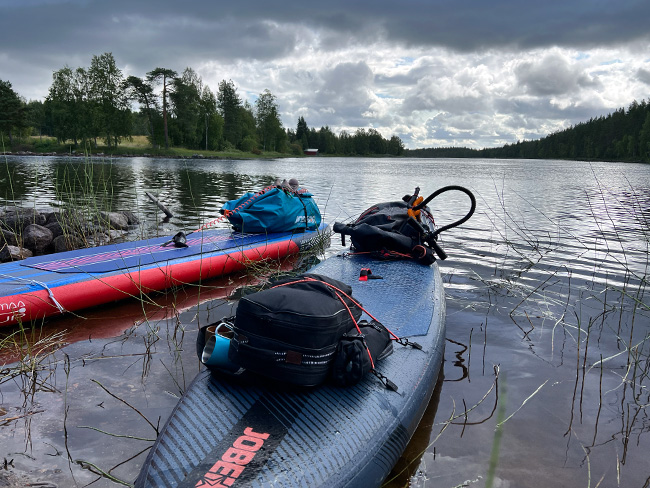 Sup-laudat rannassa