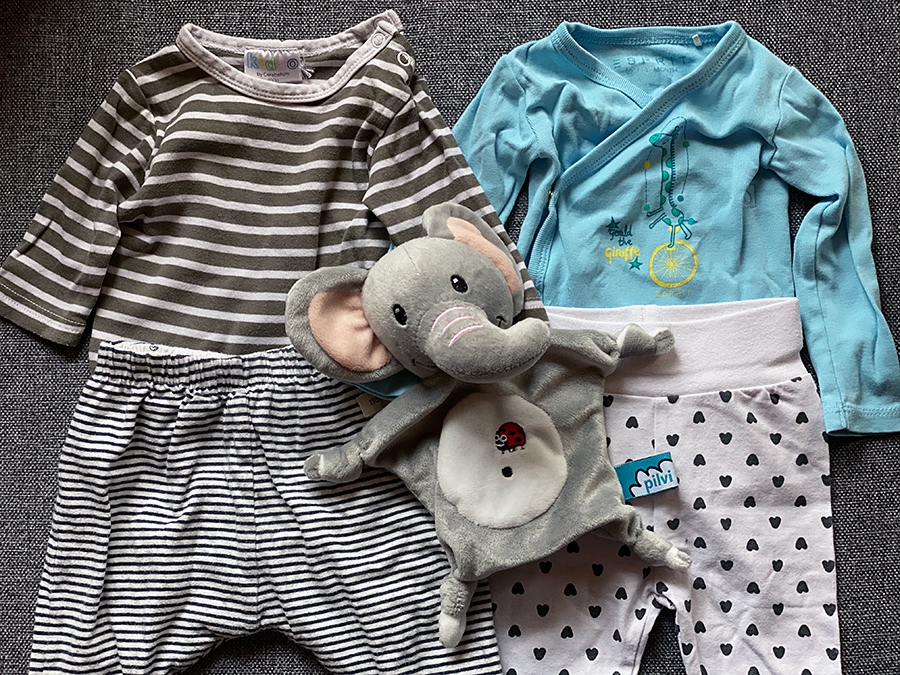 Vauvan vaatteita.