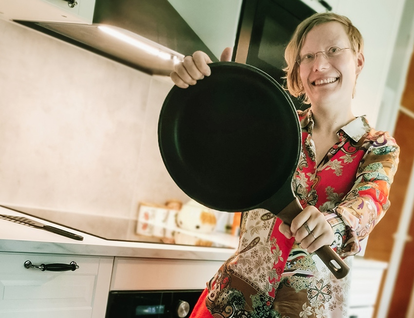 Pannu kouraan ja kokkaamaan kaikettomia lettuja